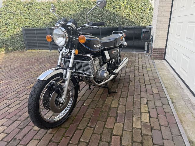 suzuki - gt-750