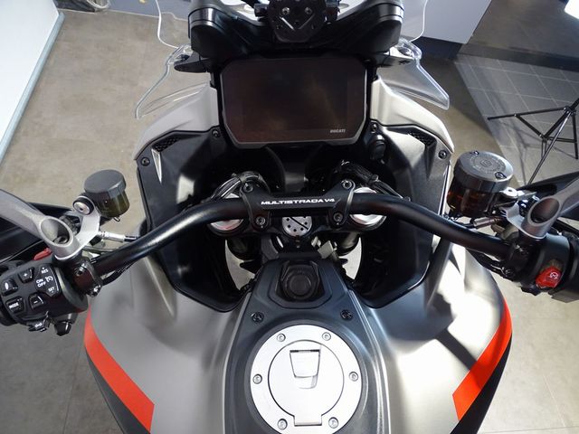 ducati - multistrada-v4-s-grand-tour