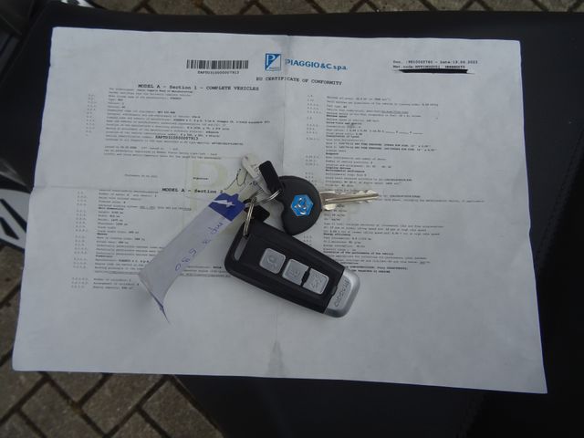 piaggio - mp3-530-hpe-advance-exlusive