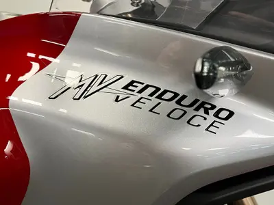 MV AGUSTA ENDURO VELOCE – foto 2