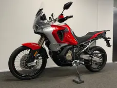 MV Agusta Enduro Veloce 2025 nieuw – foto 17 van 27
