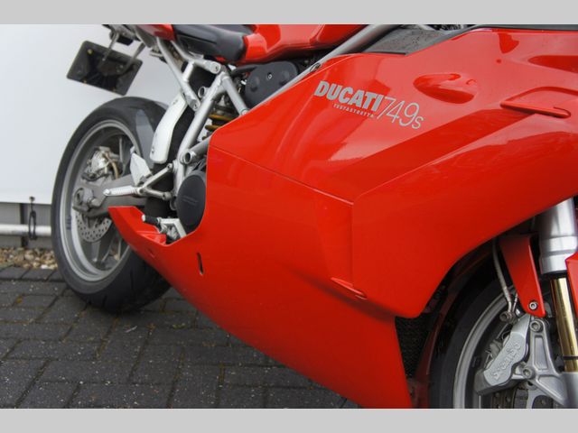 ducati - 749-s