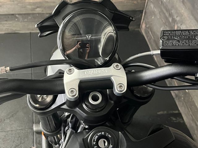 triumph - trident-800