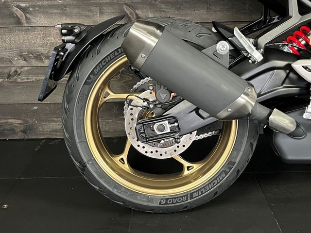 triumph - trident-800