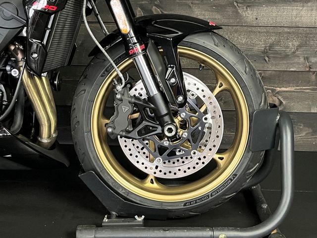 triumph - trident-800