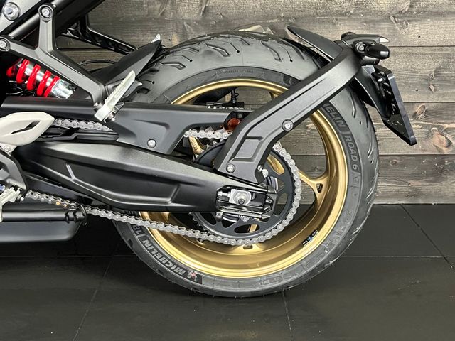 triumph - trident-800
