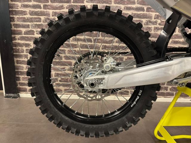 triumph - tr-450-x-rc