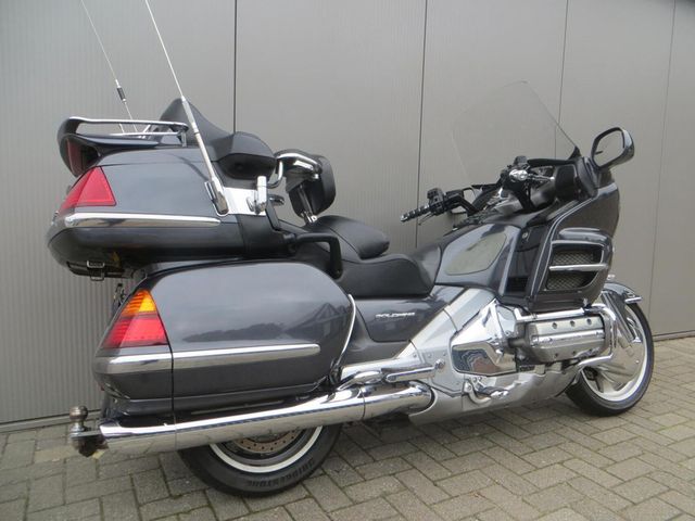 honda - gl-1800-goldwing