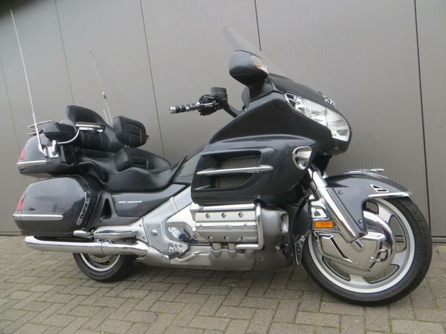 honda - gl-1800-goldwing