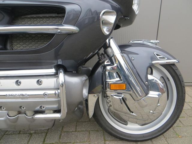 honda - gl-1800-goldwing