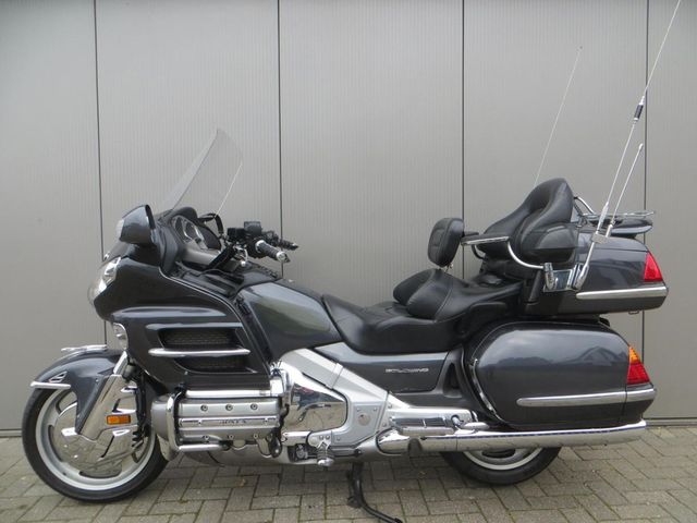 honda - gl-1800-goldwing