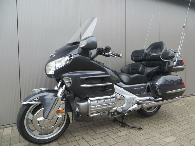 honda - gl-1800-goldwing