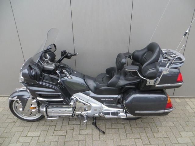honda - gl-1800-goldwing