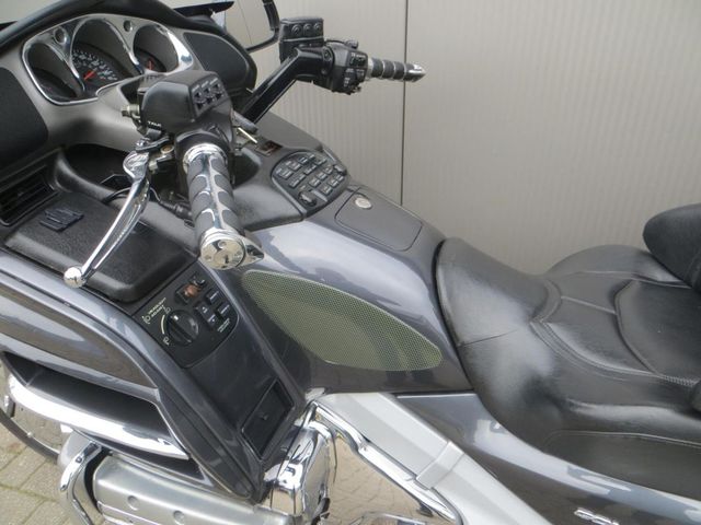 honda - gl-1800-goldwing