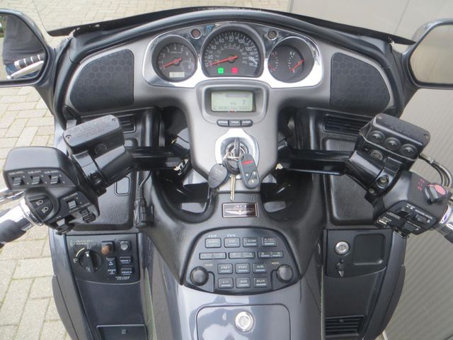 honda - gl-1800-goldwing