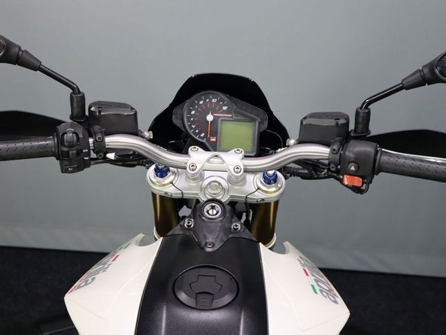 aprilia - dorsoduro-750