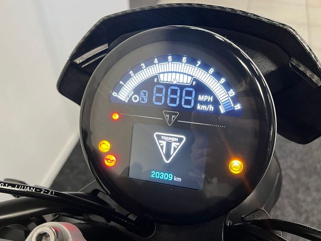 triumph - trident-660