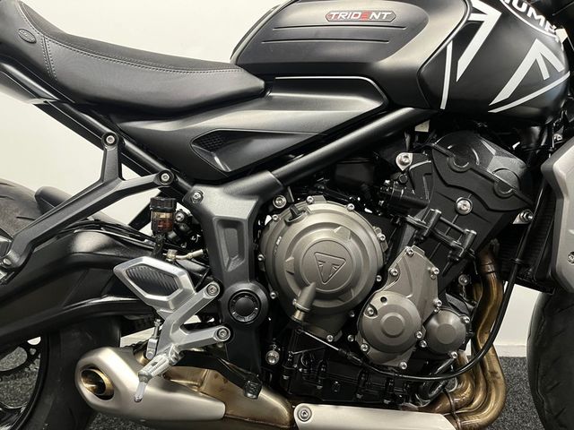 triumph - trident-660