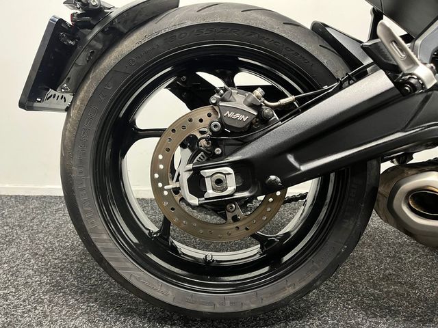 triumph - trident-660