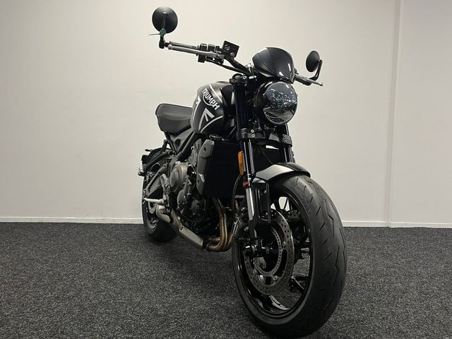 triumph - trident-660