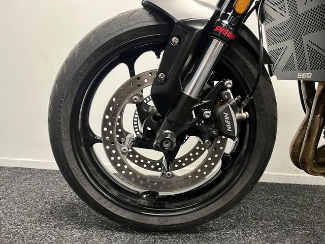 triumph - trident-660