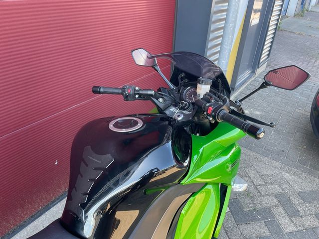 kawasaki - z-1000-sx-abs