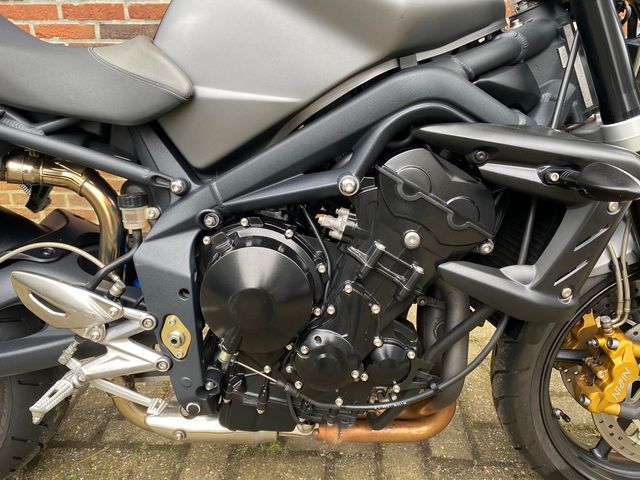 triumph - street-triple-r