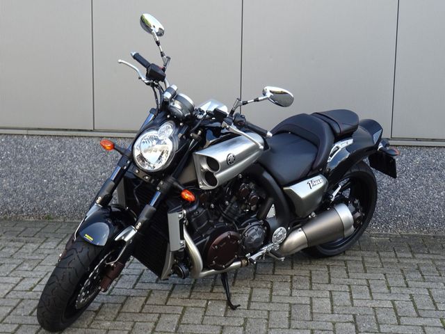 yamaha - vmx-1700