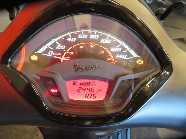 piaggio - gts-touring-300