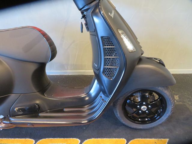 piaggio - gts-touring-300