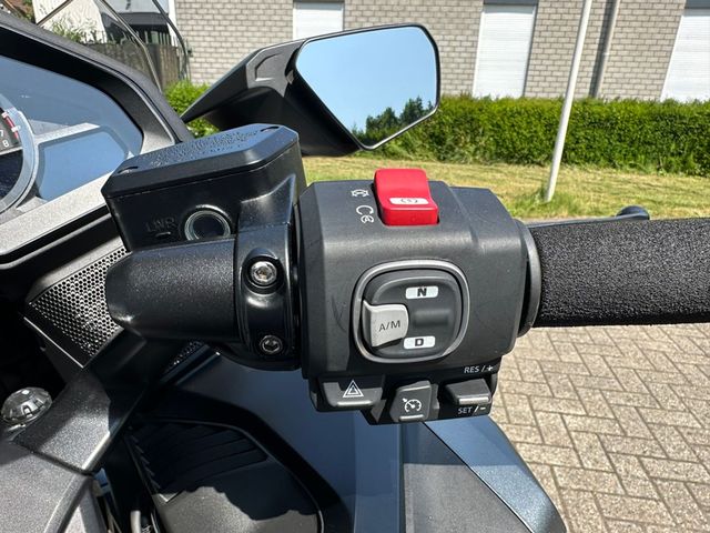 honda - gl-1800-goldwing-bagger-dct