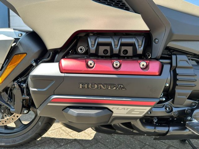 honda - gl-1800-goldwing-bagger-dct
