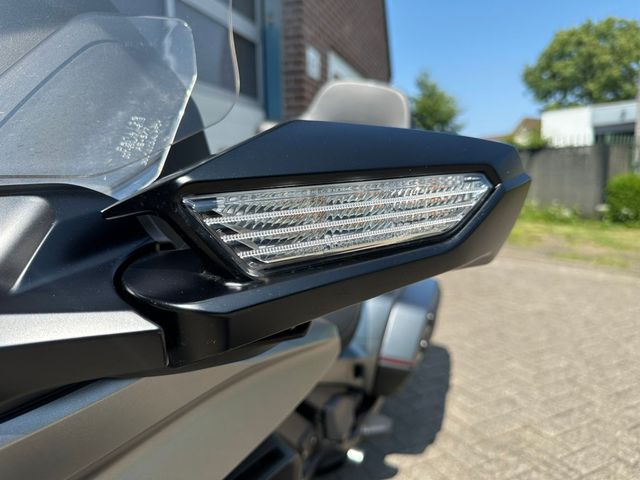honda - gl-1800-goldwing-bagger-dct