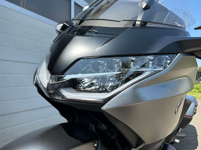 honda - gl-1800-goldwing-bagger-dct