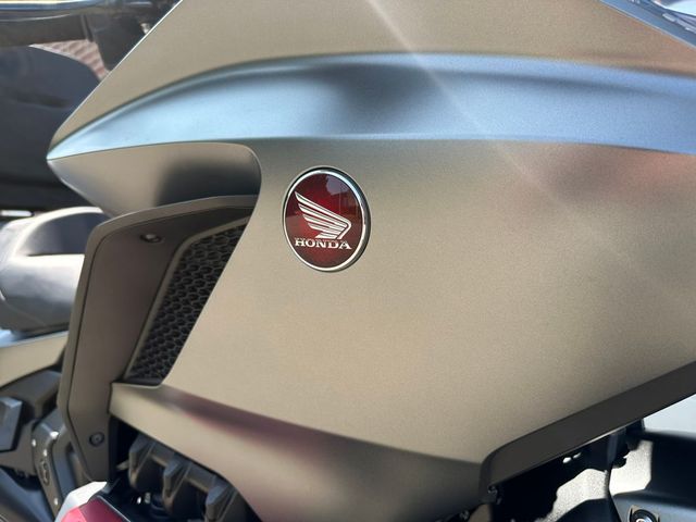 honda - gl-1800-goldwing-bagger-dct