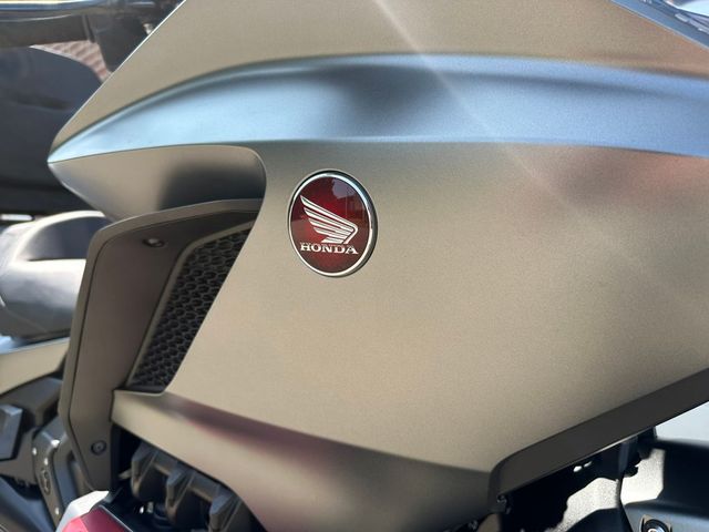 honda - gl-1800-goldwing-bagger-dct