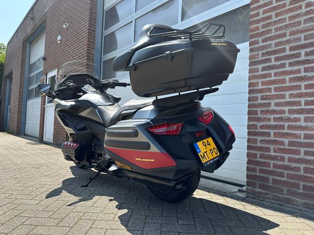 honda - gl-1800-goldwing-bagger-dct