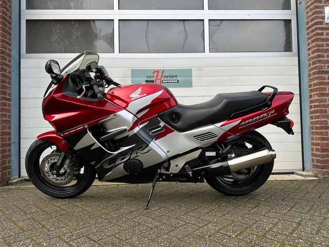 honda - cbr-1000-f