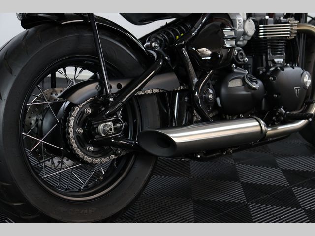 triumph - bonneville-bobber-goldline