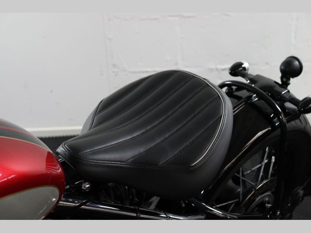 triumph - bonneville-bobber-goldline