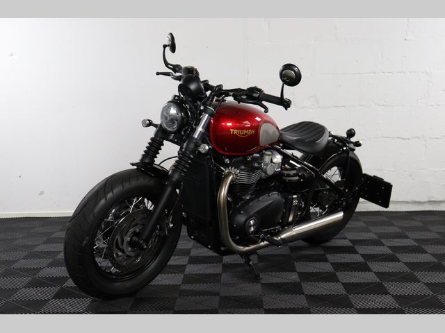 triumph - bonneville-bobber-goldline