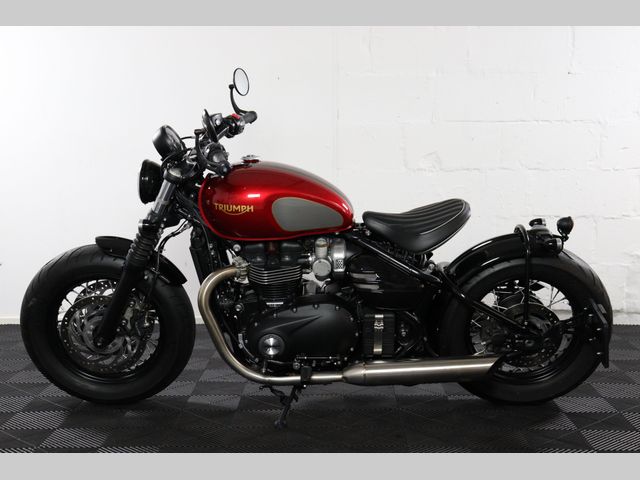 triumph - bonneville-bobber-goldline