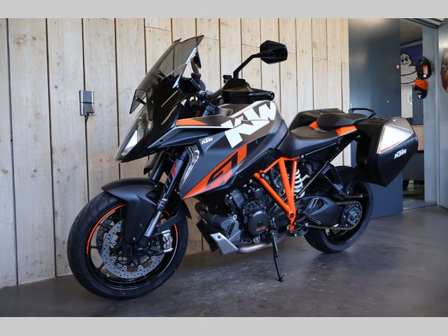 ktm - 1290-super-duke-gt