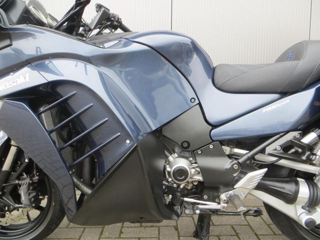 kawasaki - 1400-gtr