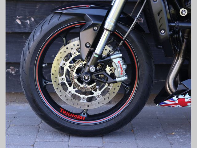 triumph - street-triple-rs