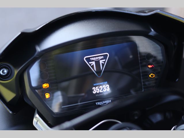 triumph - street-triple-rs