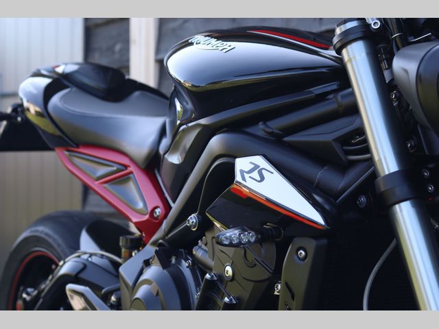 triumph - street-triple-rs