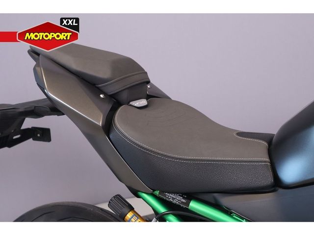 kawasaki - z900