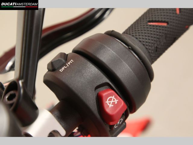 ducati - streetfighter-v4s