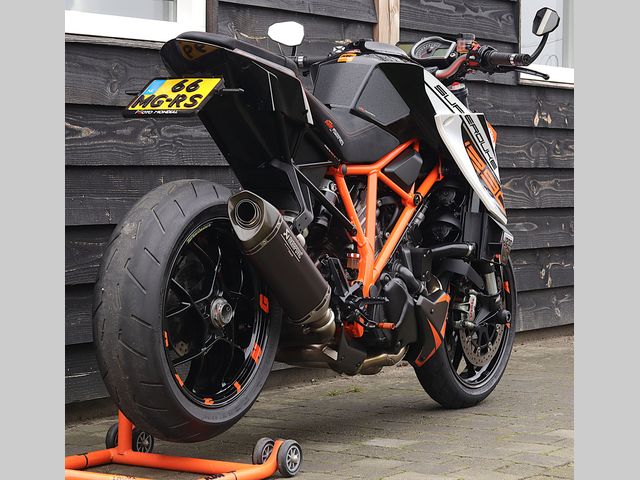 ktm - 1290-super-duke-r